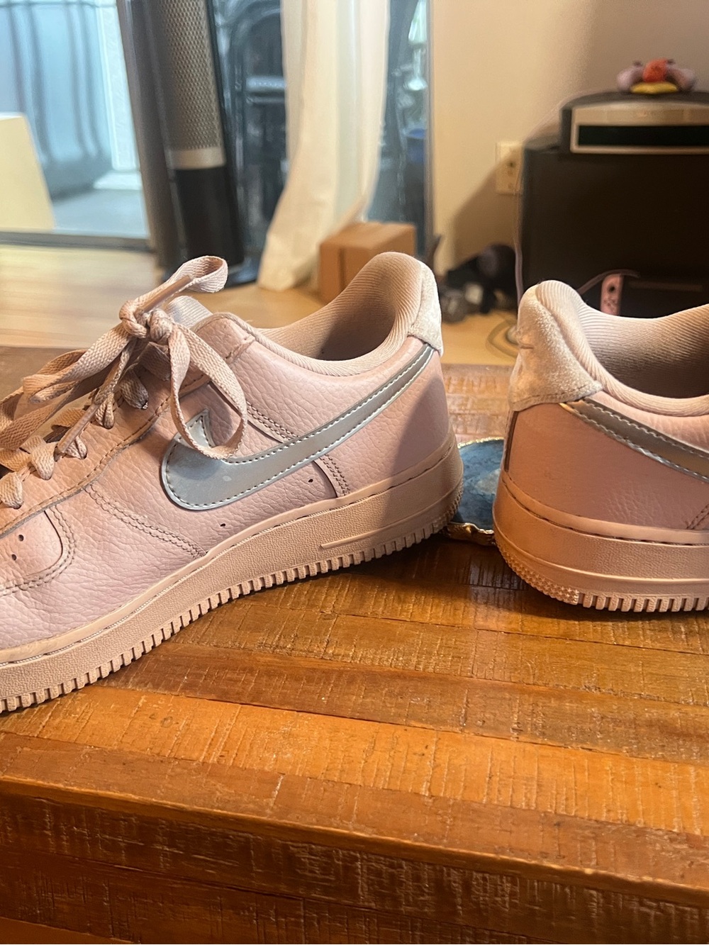 Nike Wmns Air Force 1 Pink Leather'Faux Sherpa Fur' sz 8 - Picture 3 of 6